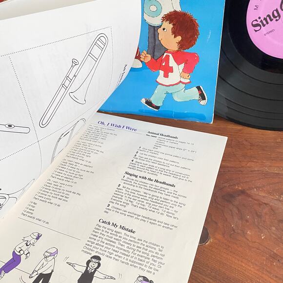Vintage 1987 Following Directions Sing & Learn Vinyl Record - Picture 6 of 9